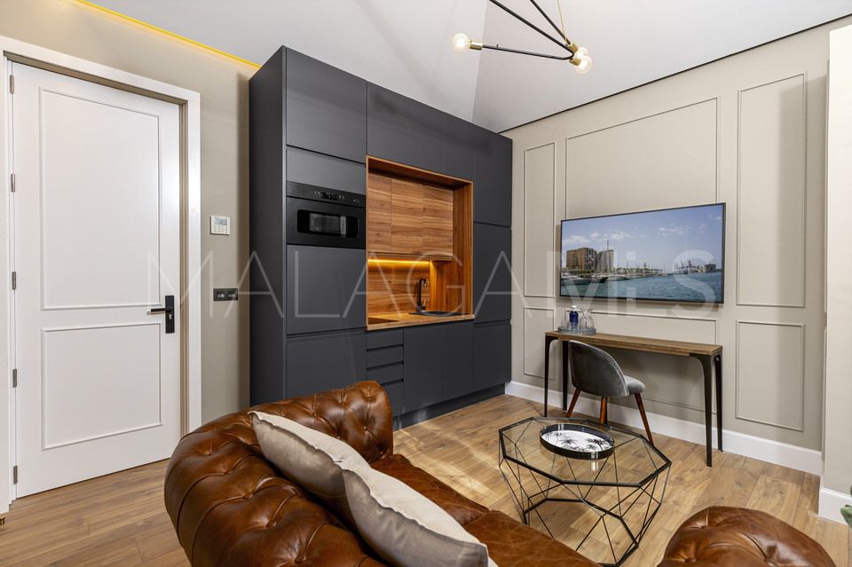 Se vende apartamento in Pedregalejo with 4 bedrooms