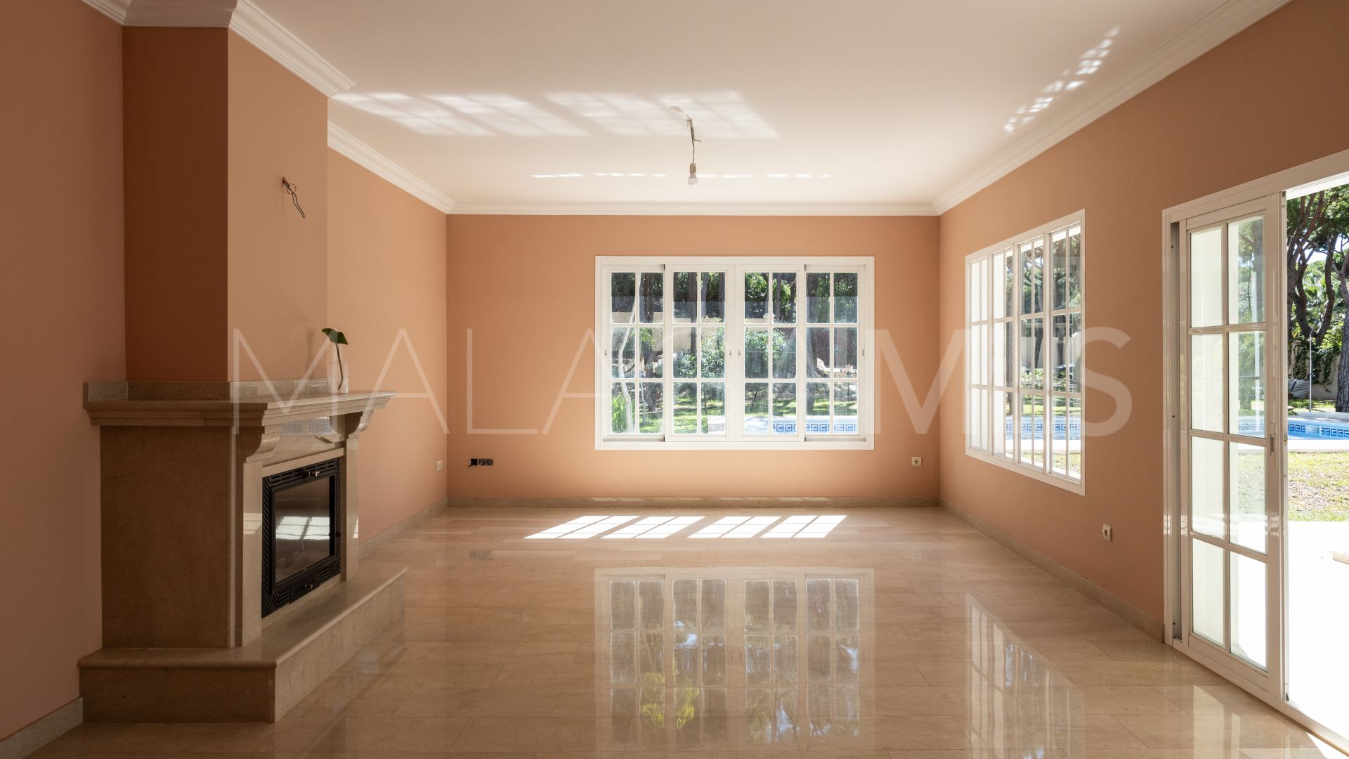 Villa a la venta de 4 bedrooms in Las Chapas
