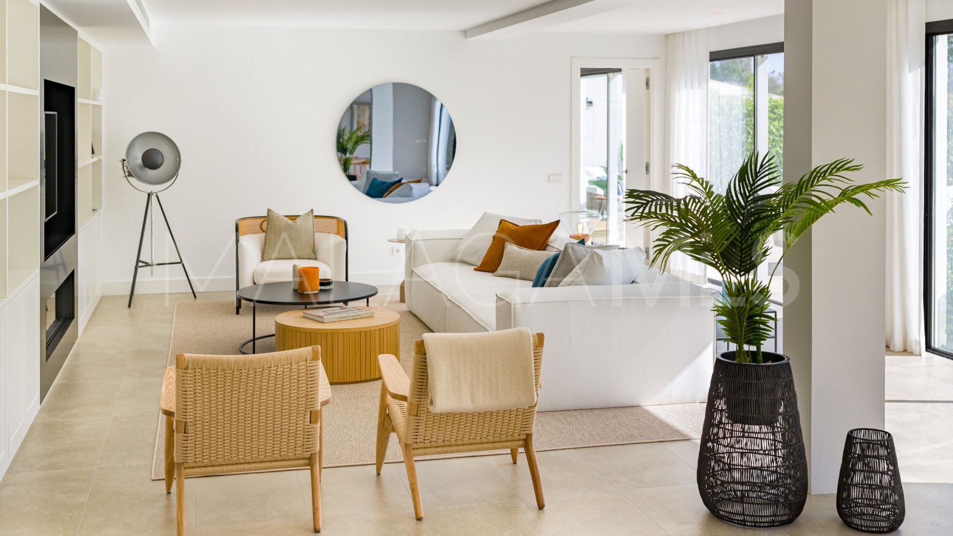 For sale semi detached villa in Nueva Andalucia