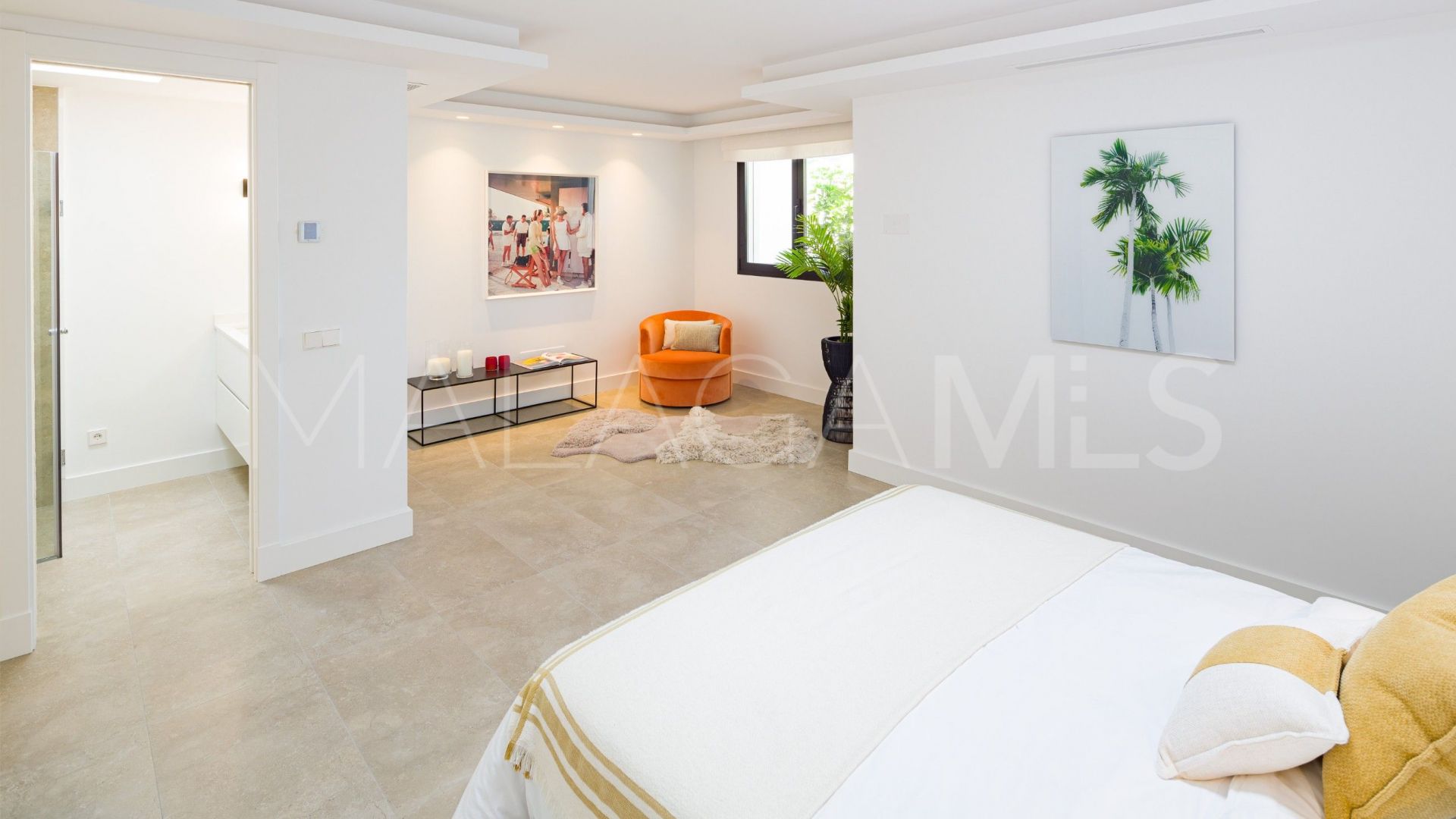 For sale semi detached villa in Nueva Andalucia