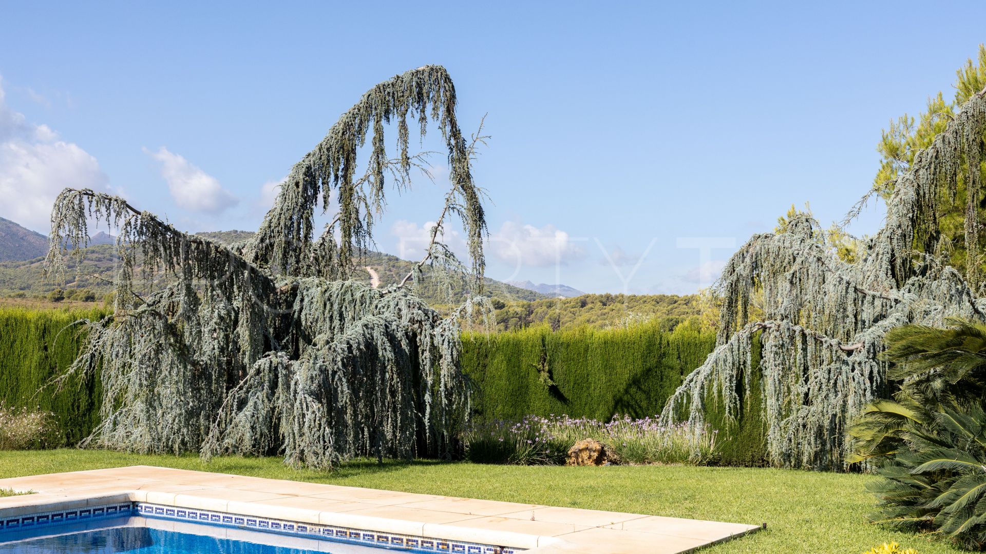 Casa de campo a la venta de 8 dormitorios en Coin