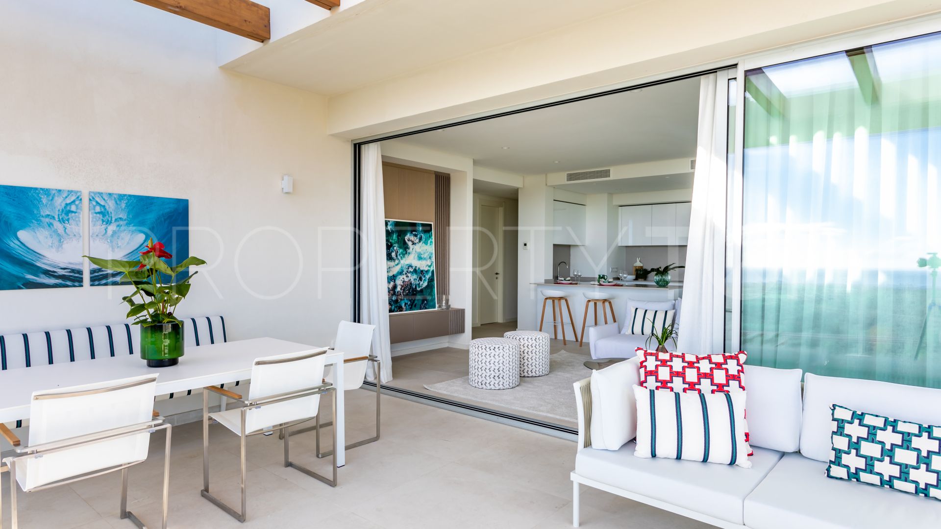 Se vende apartamento en Marbella Club Hills con 3 dormitorios