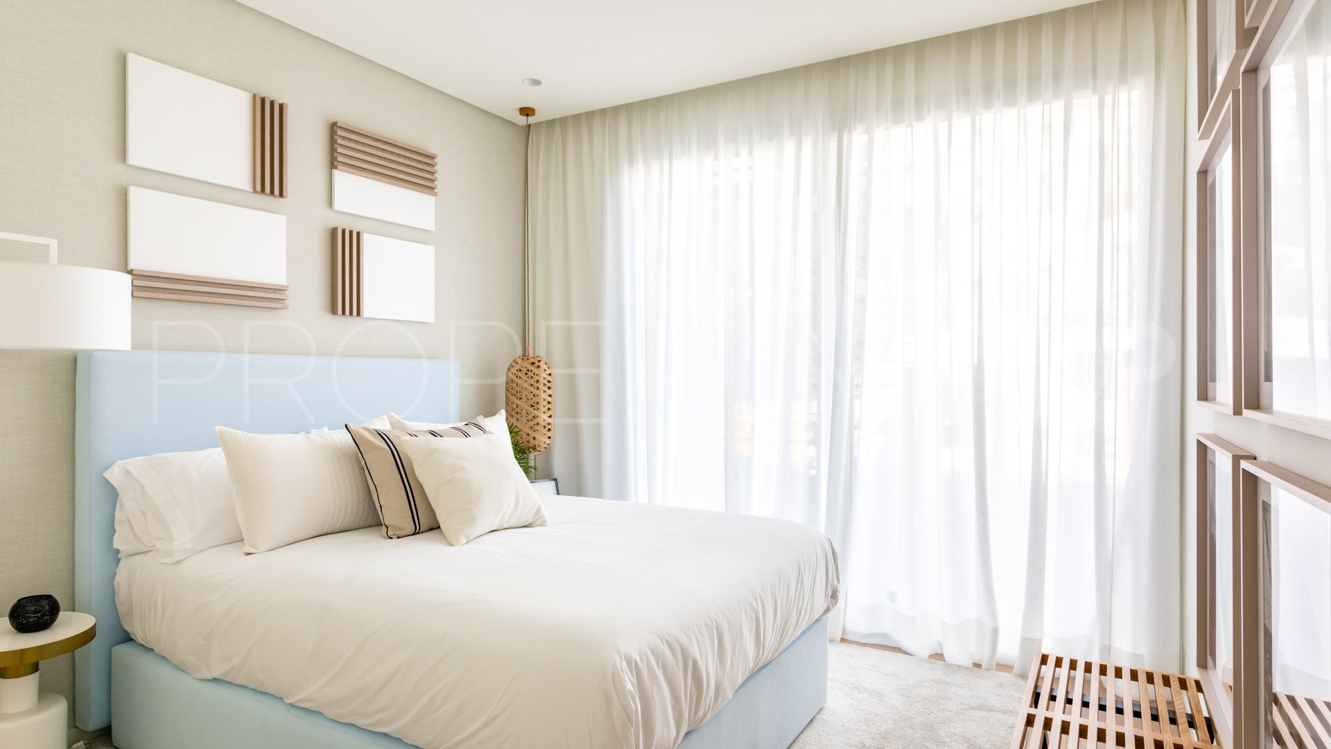 Se vende apartamento en Marbella Club Hills con 3 dormitorios
