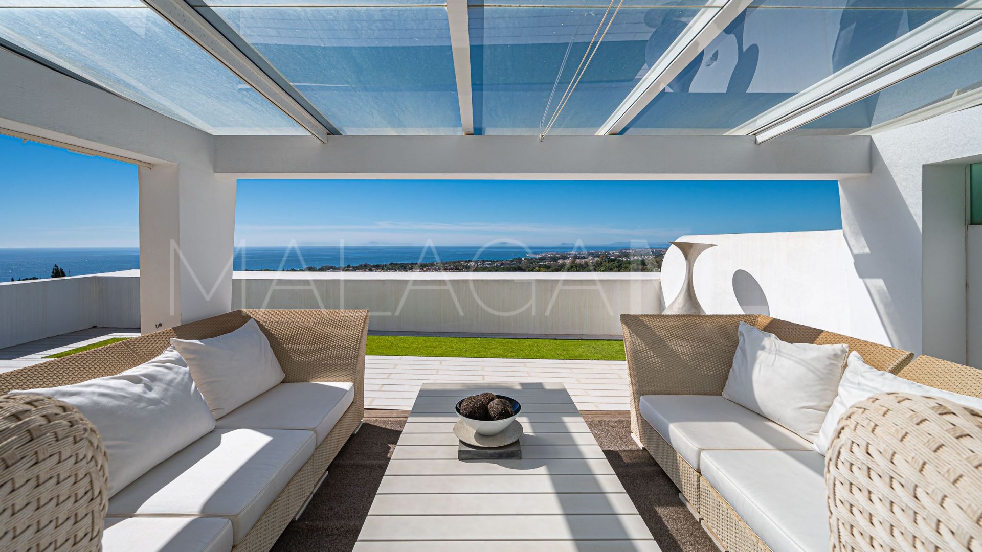 Zweistöckiges penthouse for sale in Marbella Goldene Meile