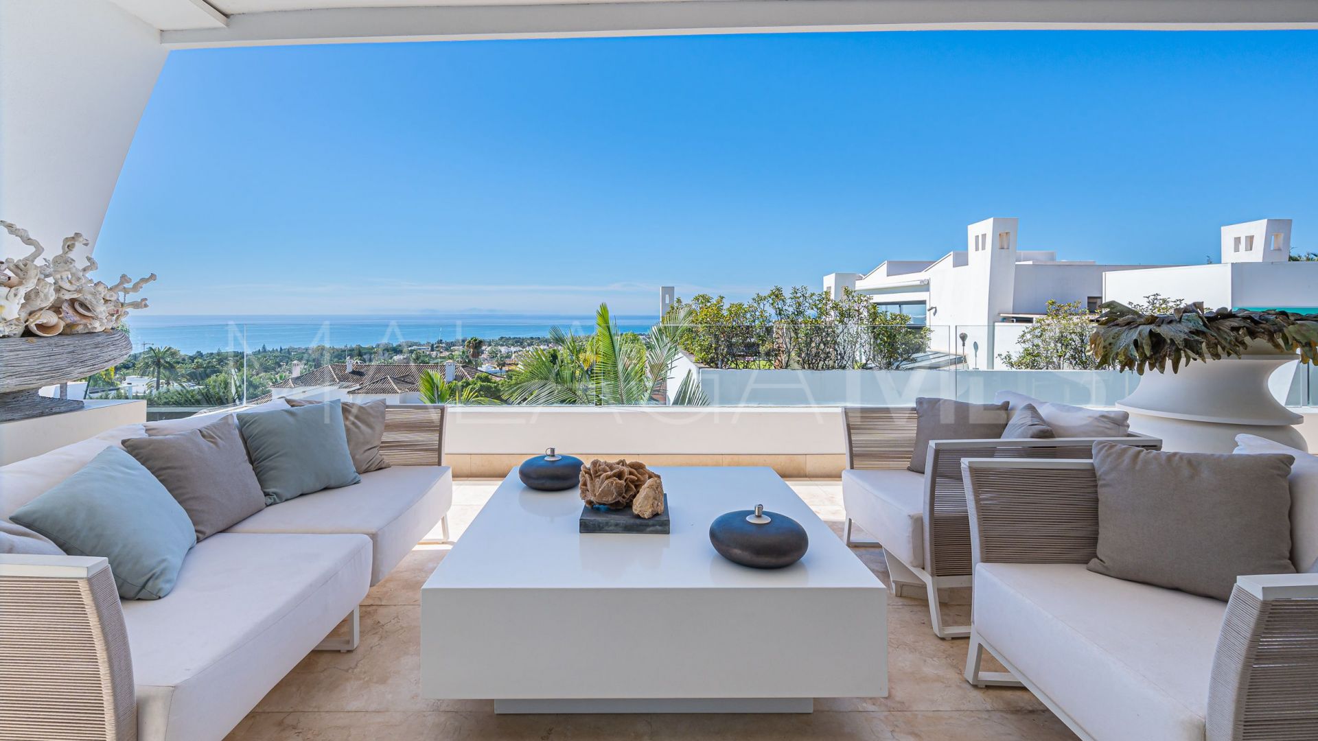Zweistöckiges penthouse for sale in Marbella Goldene Meile