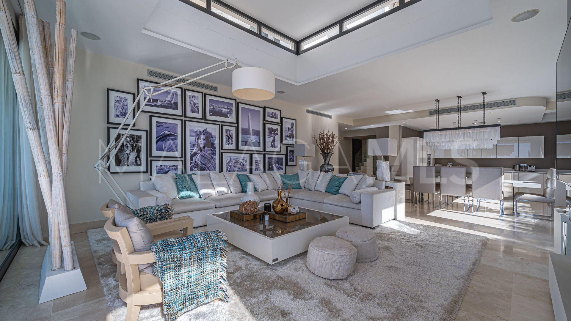 Zweistöckiges penthouse for sale in Marbella Goldene Meile
