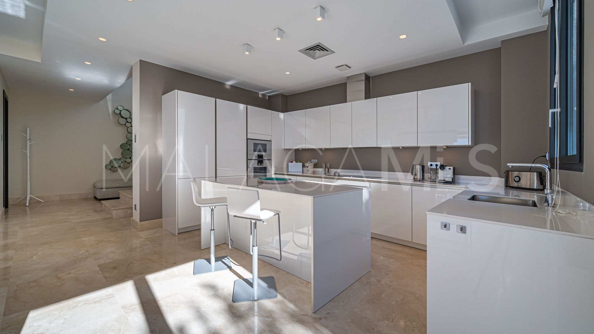 Zweistöckiges penthouse for sale in Marbella Goldene Meile