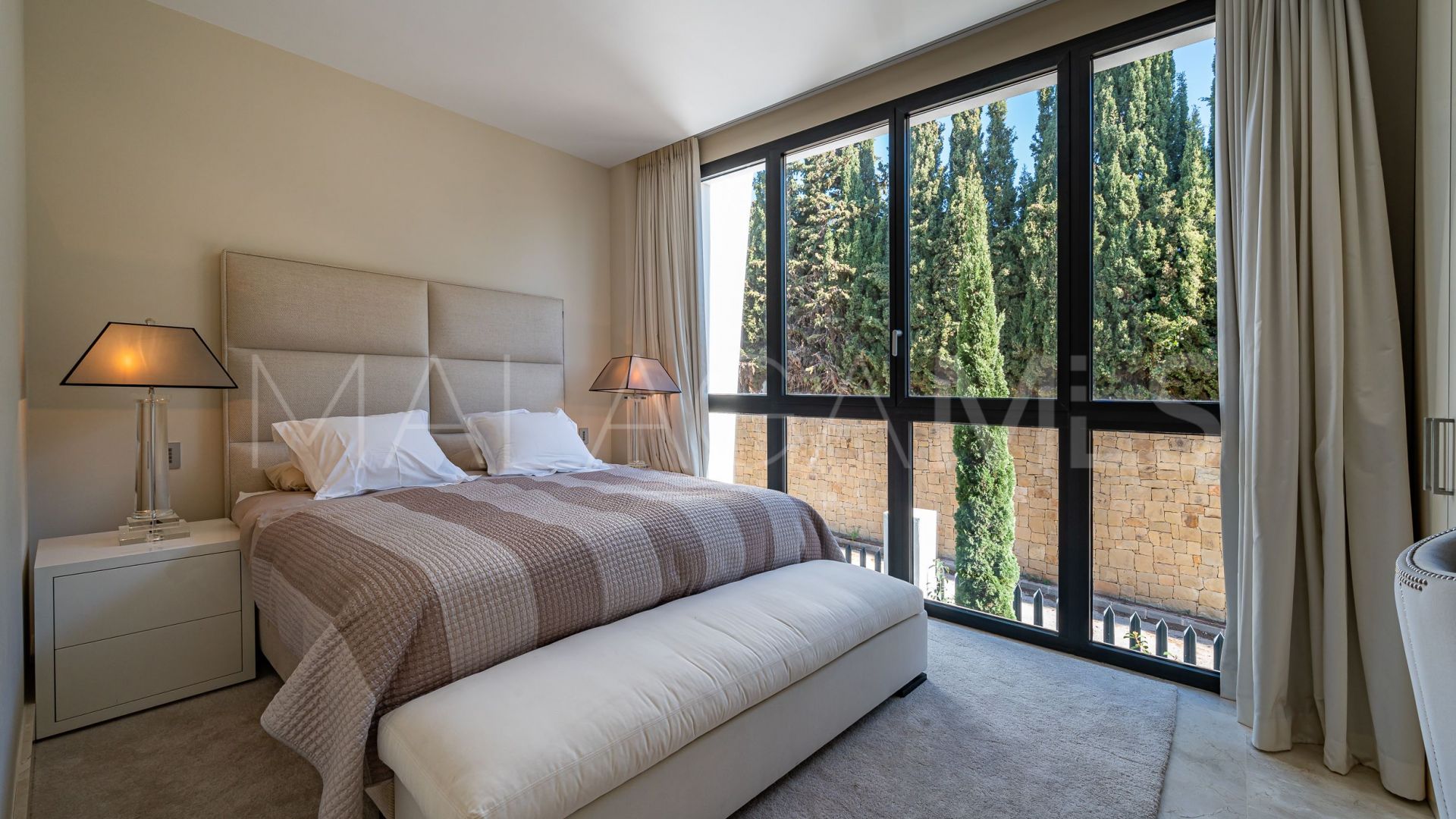 Zweistöckiges penthouse for sale in Marbella Goldene Meile