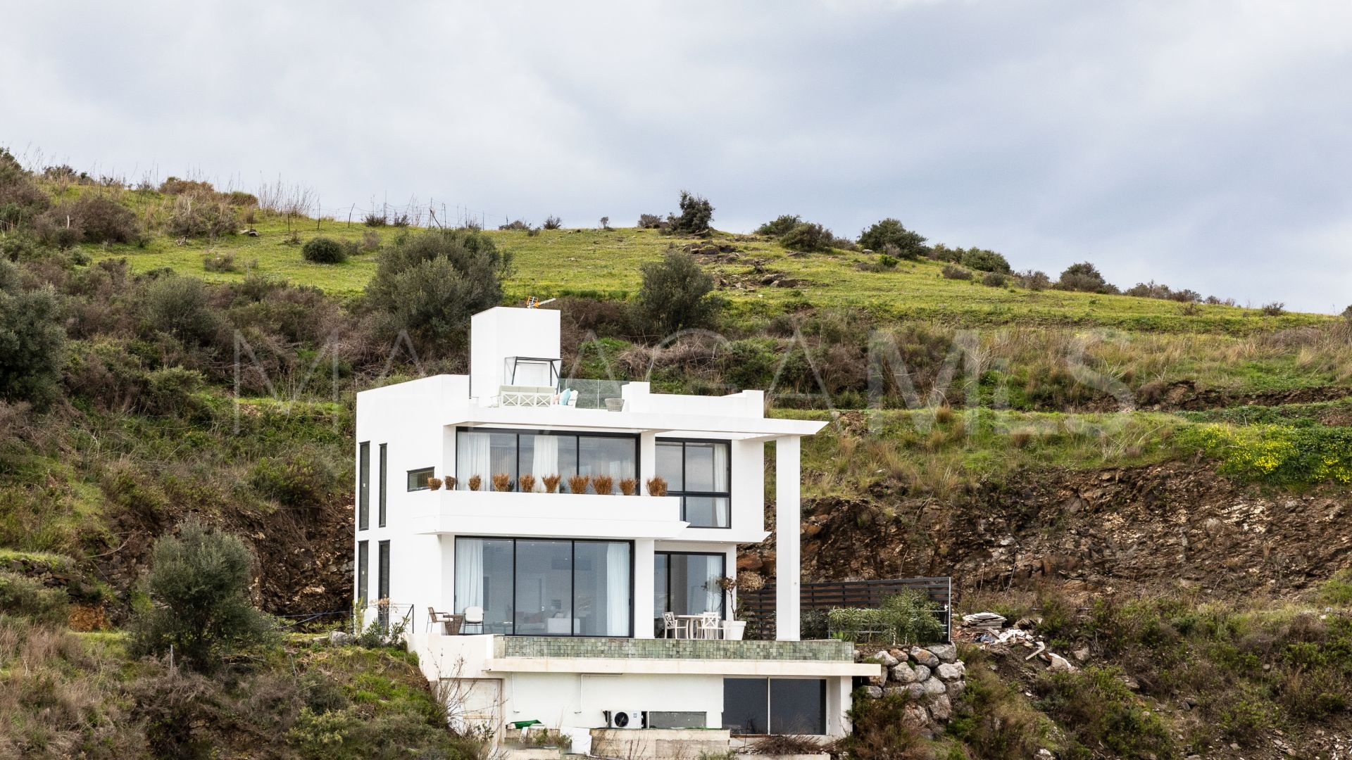 For sale villa in Cerros del Aguila with 3 bedrooms