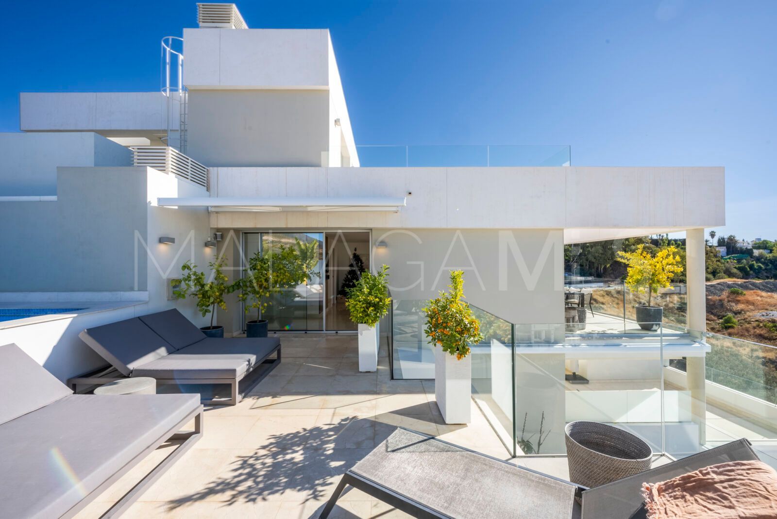 Zweistöckiges penthouse for sale in Nueva Andalucia