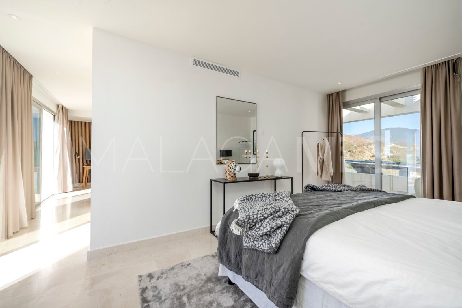 For sale Nueva Andalucia duplex penthouse