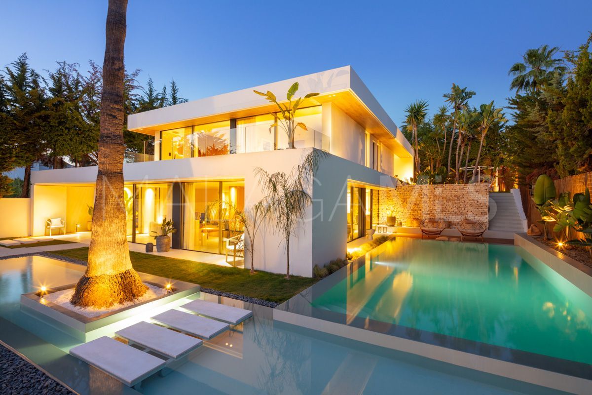 Villa a la venta de 4 bedrooms in Nueva Andalucia