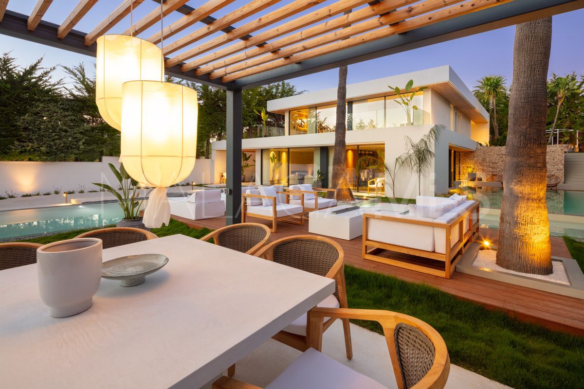 Villa a la venta de 4 bedrooms in Nueva Andalucia