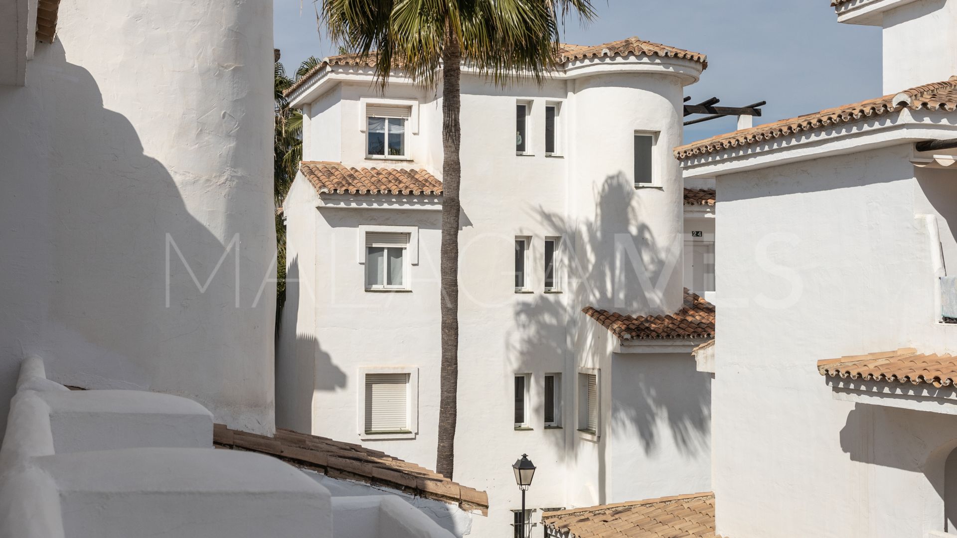 Zweistöckiges penthouse for sale in Los Naranjos de Marbella