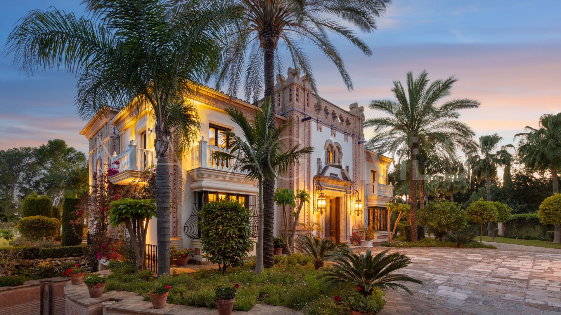 Villa for sale in Sierra Blanca