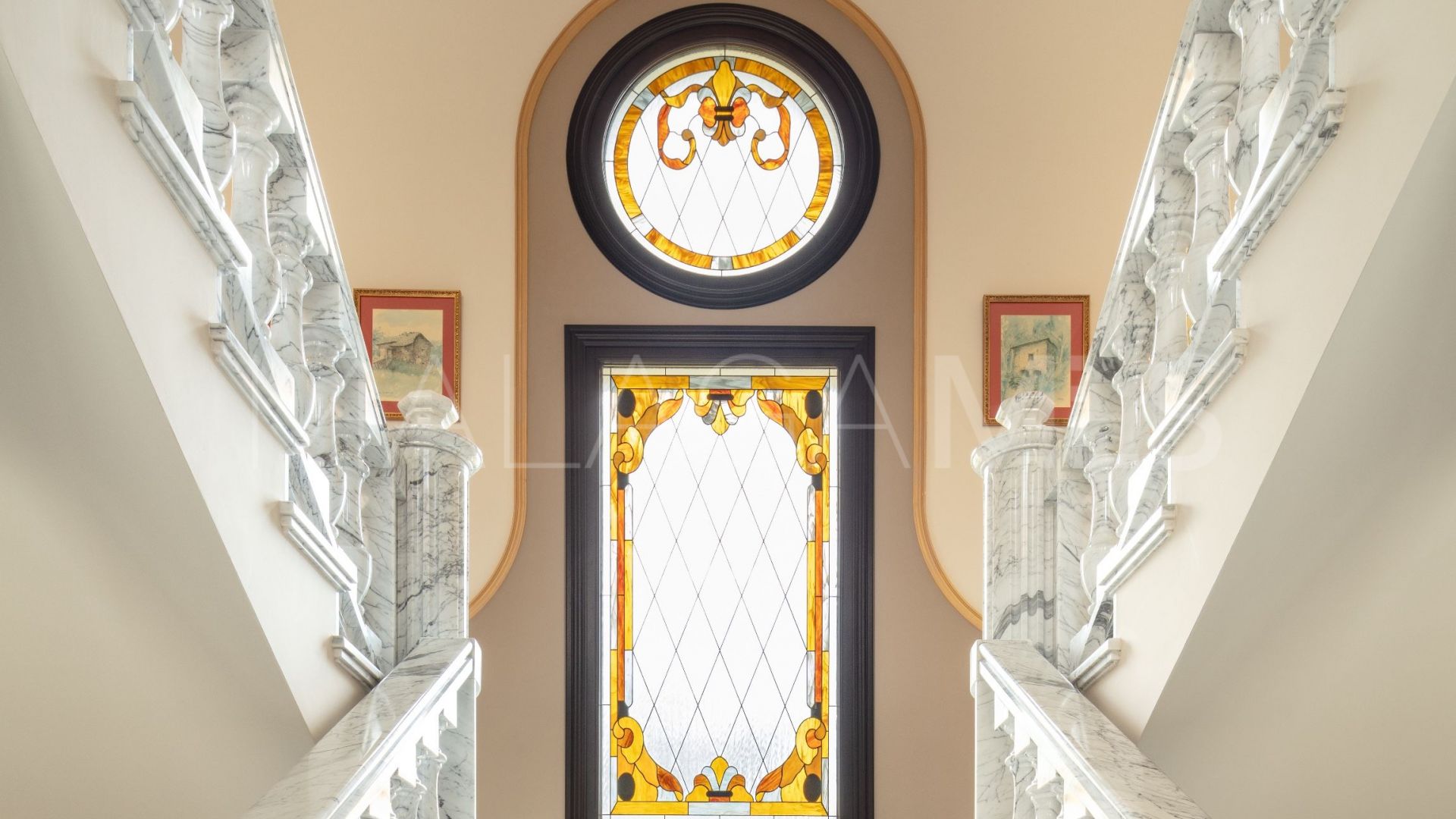 Villa for sale in Sierra Blanca
