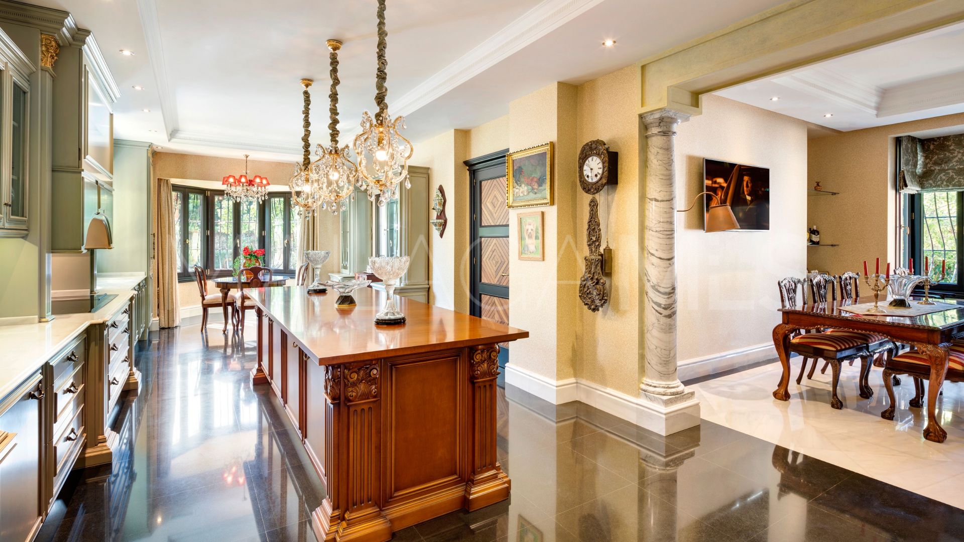 Villa for sale in Sierra Blanca