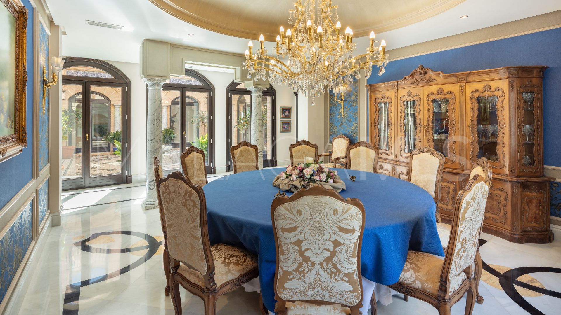 Villa for sale in Sierra Blanca