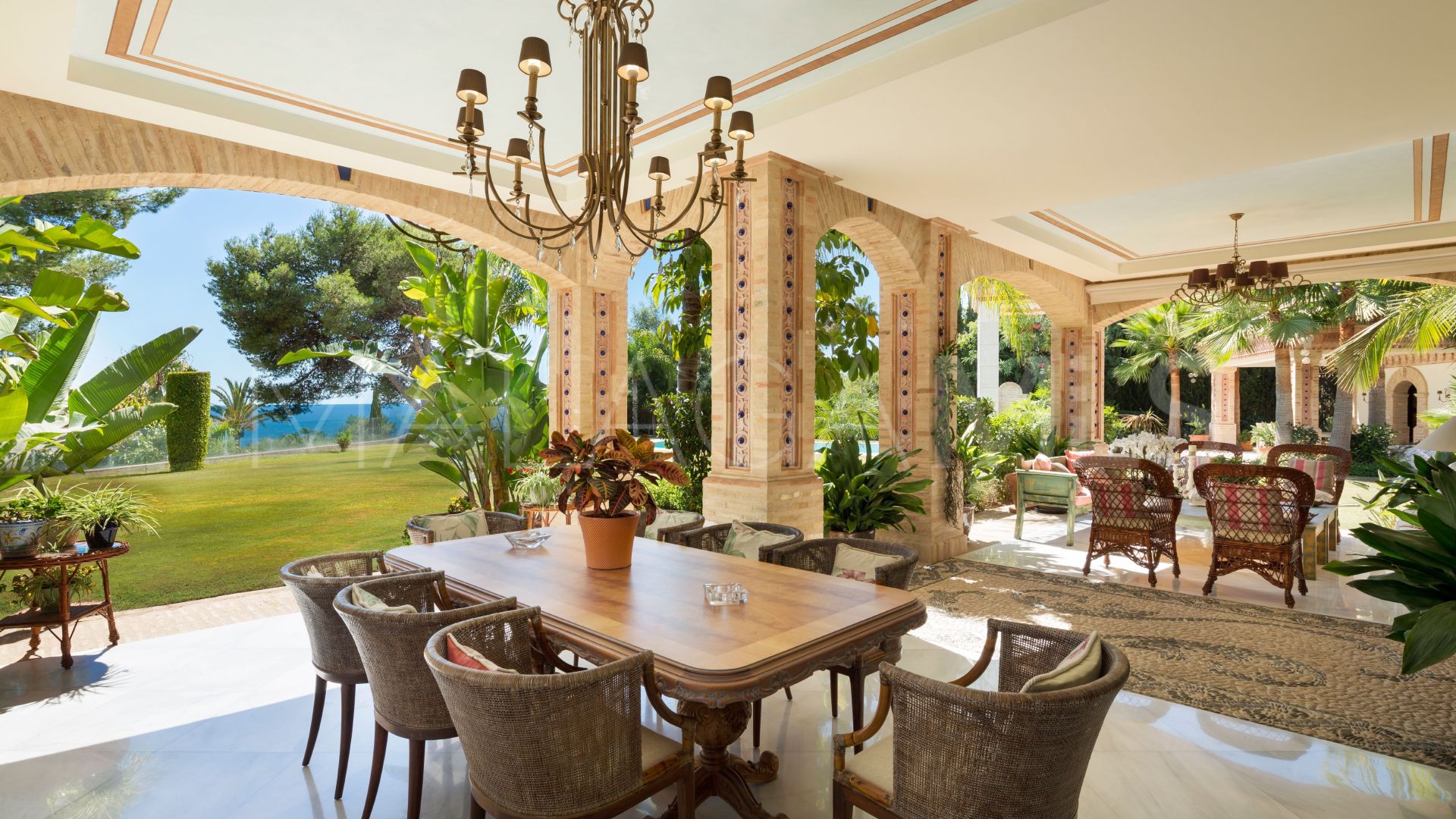 Villa for sale in Sierra Blanca
