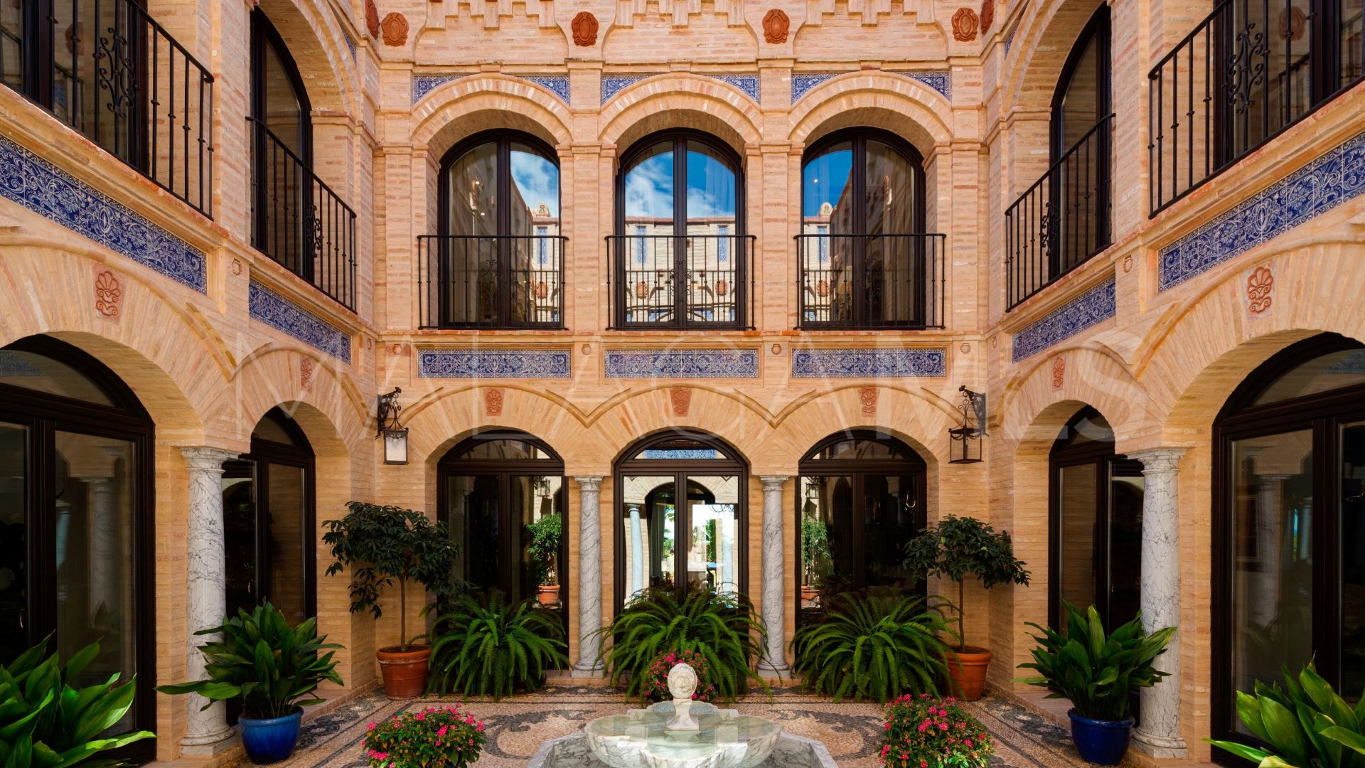 Villa for sale in Sierra Blanca