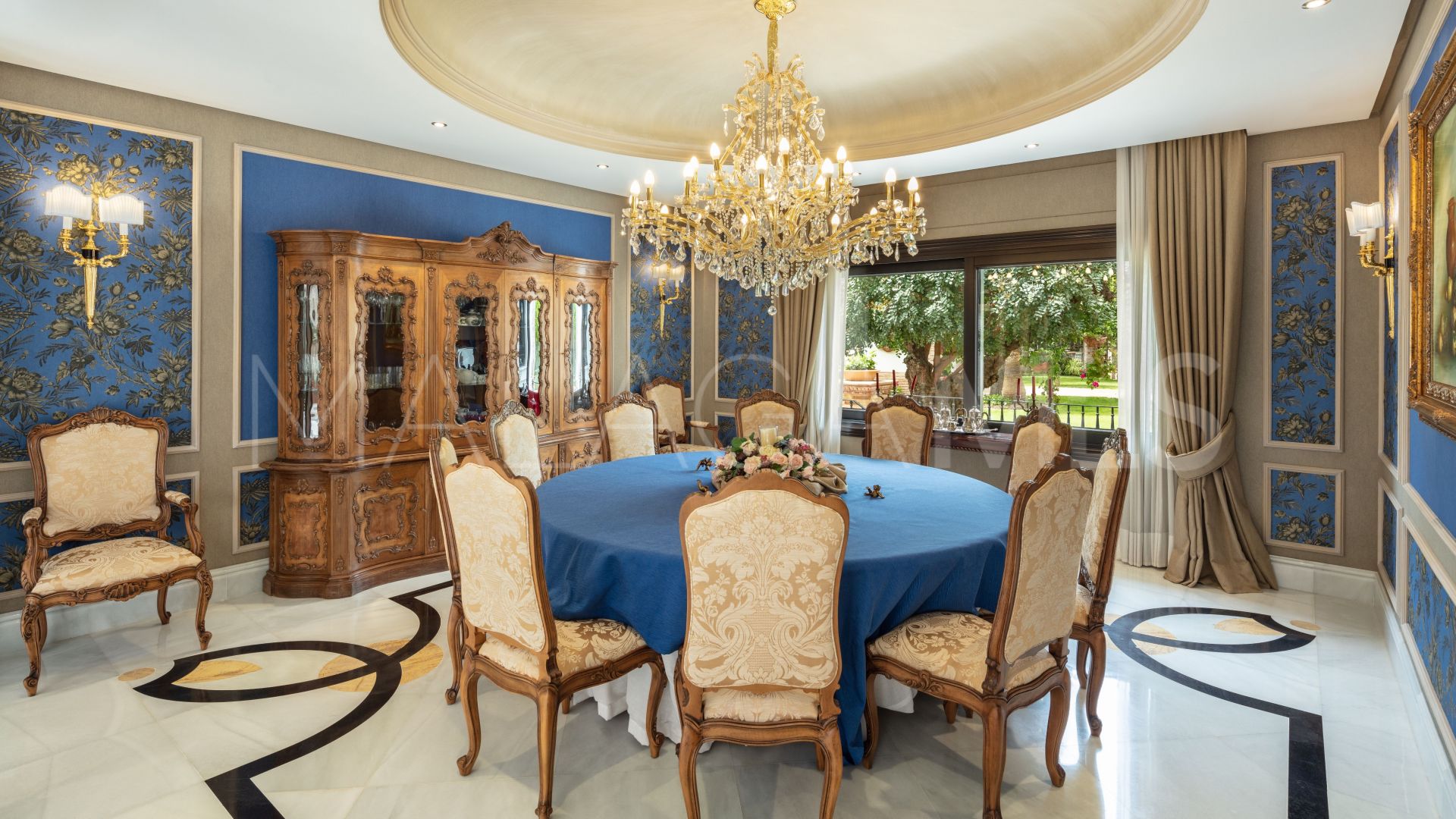 Villa for sale in Sierra Blanca