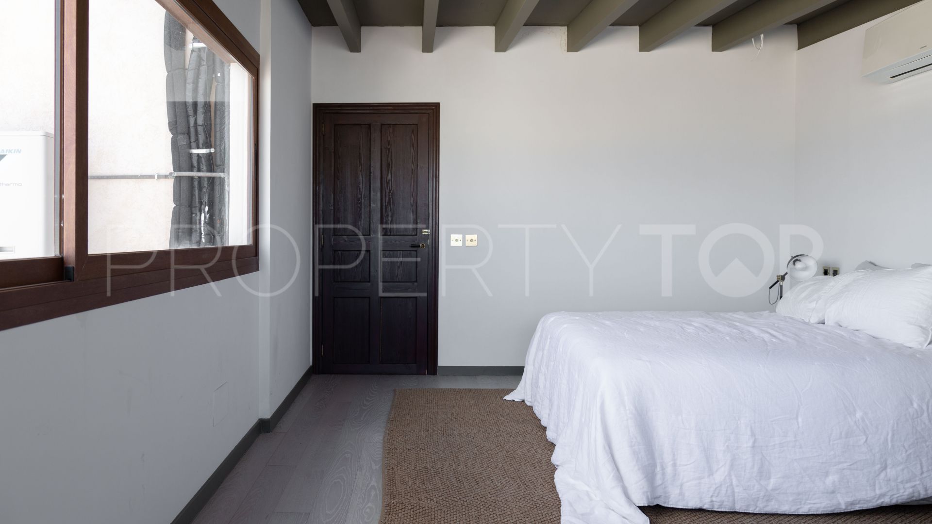 Buy Old Town town house with 10 bedrooms