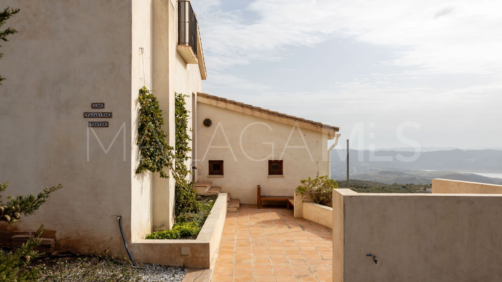 Villa for sale in Alcaucin