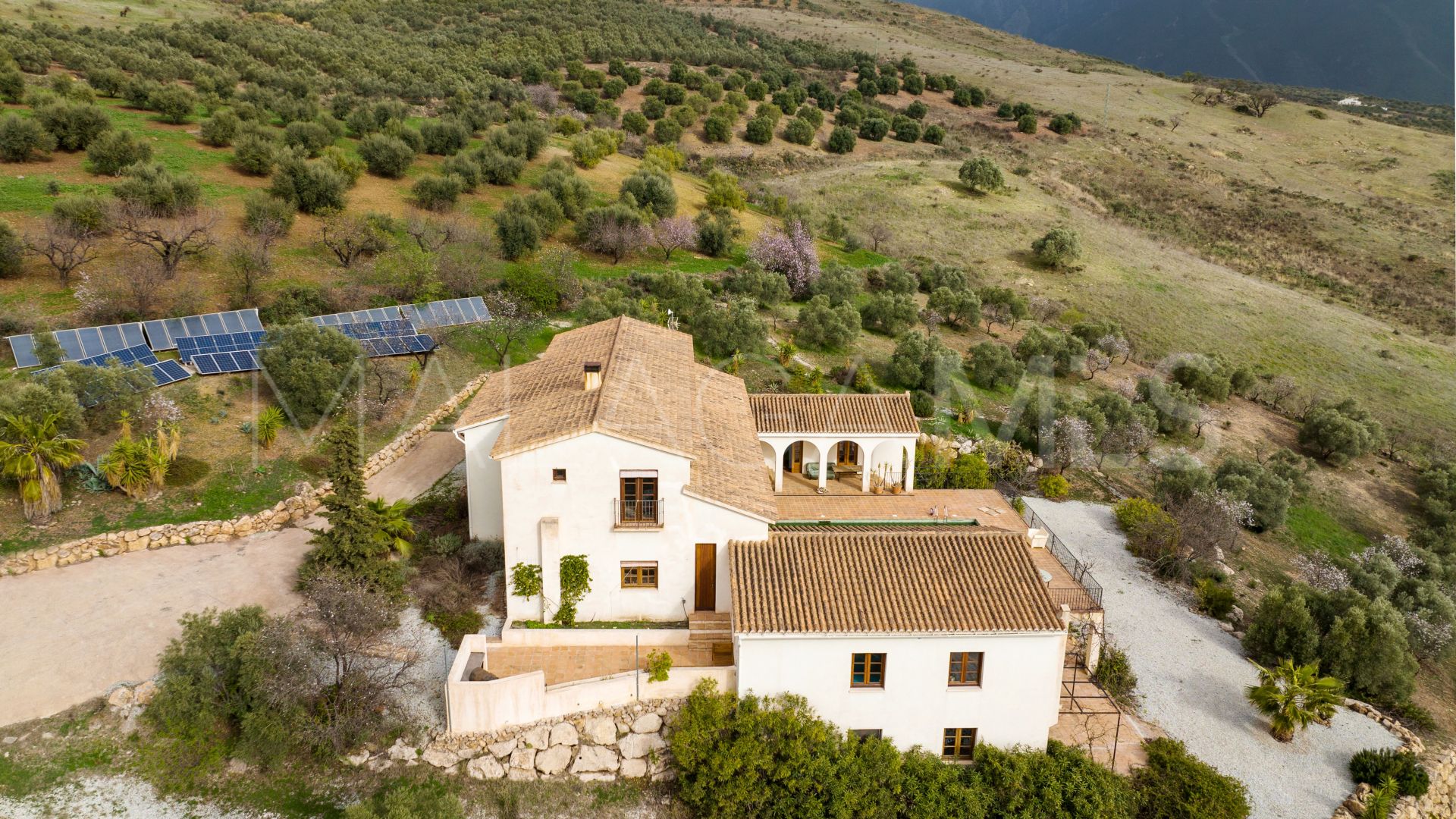 Villa for sale in Alcaucin