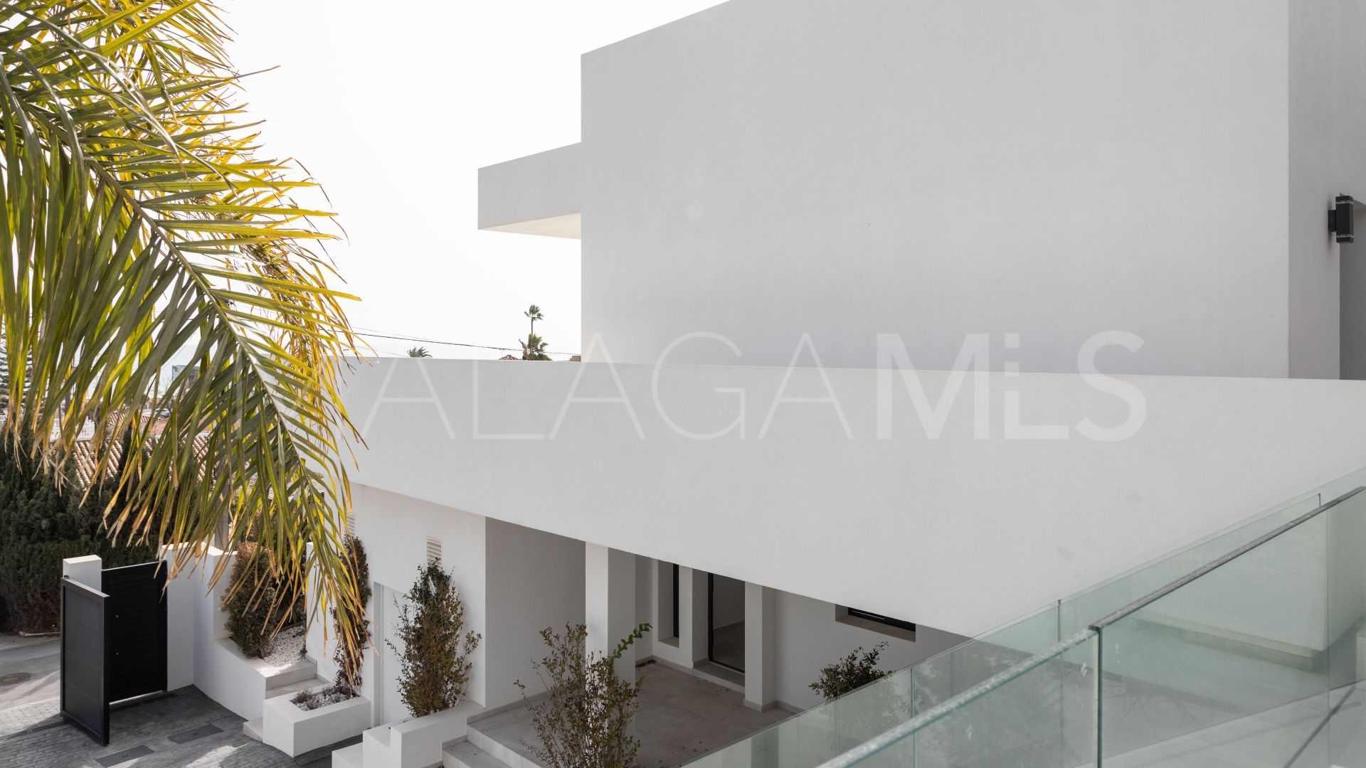 Se vende villa in El Chaparral de 5 bedrooms