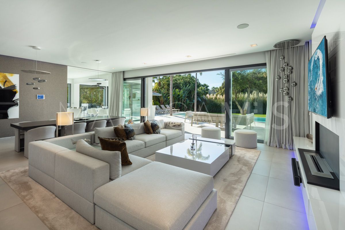 5 bedrooms villa in Aloha for sale