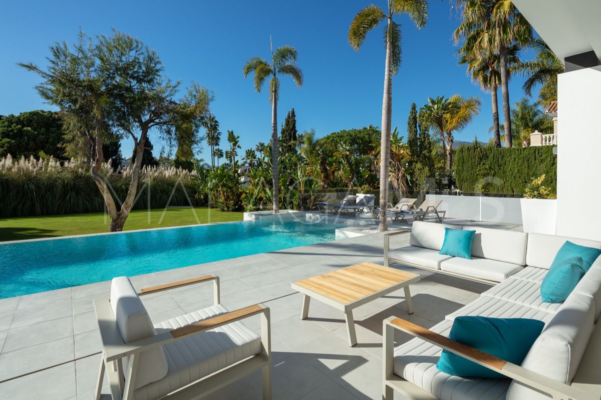5 bedrooms villa in Aloha for sale