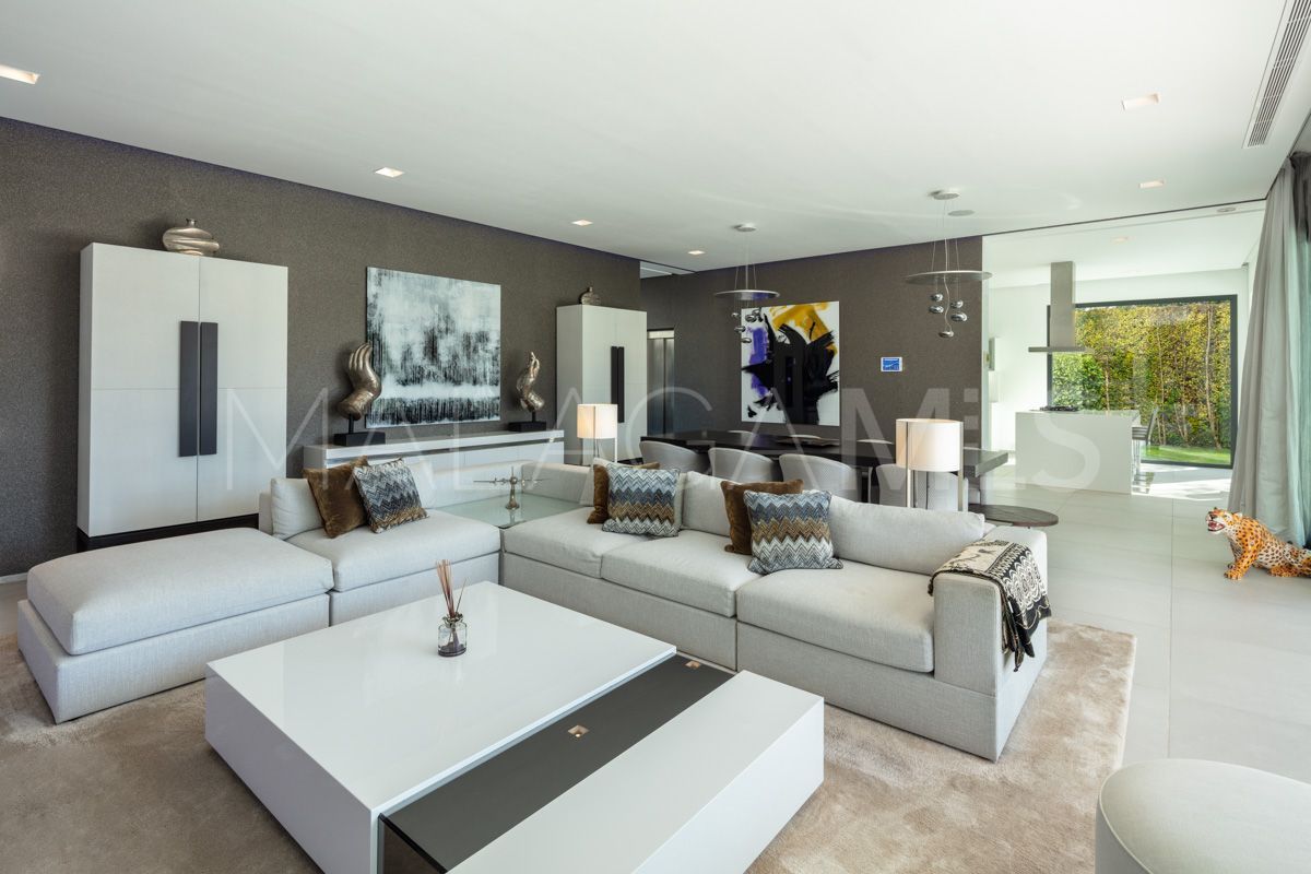 5 bedrooms villa in Aloha for sale