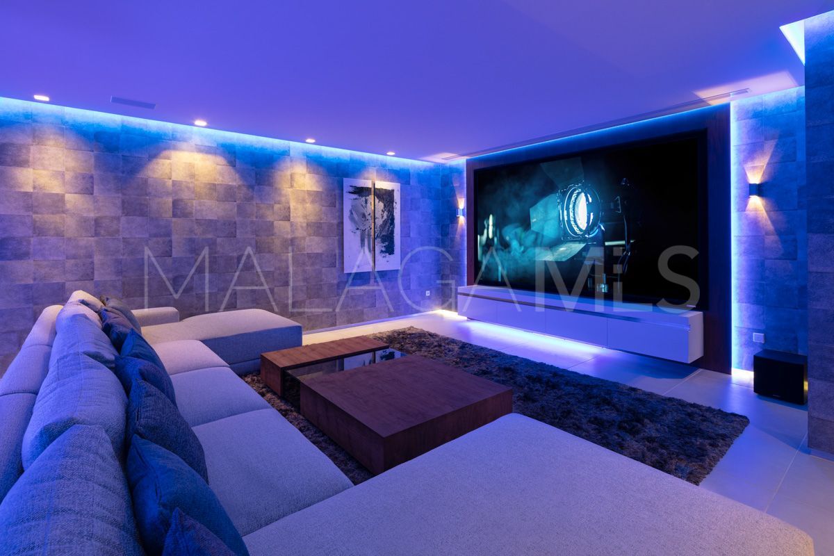 5 bedrooms villa in Aloha for sale