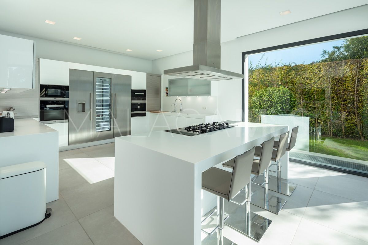 5 bedrooms villa in Aloha for sale