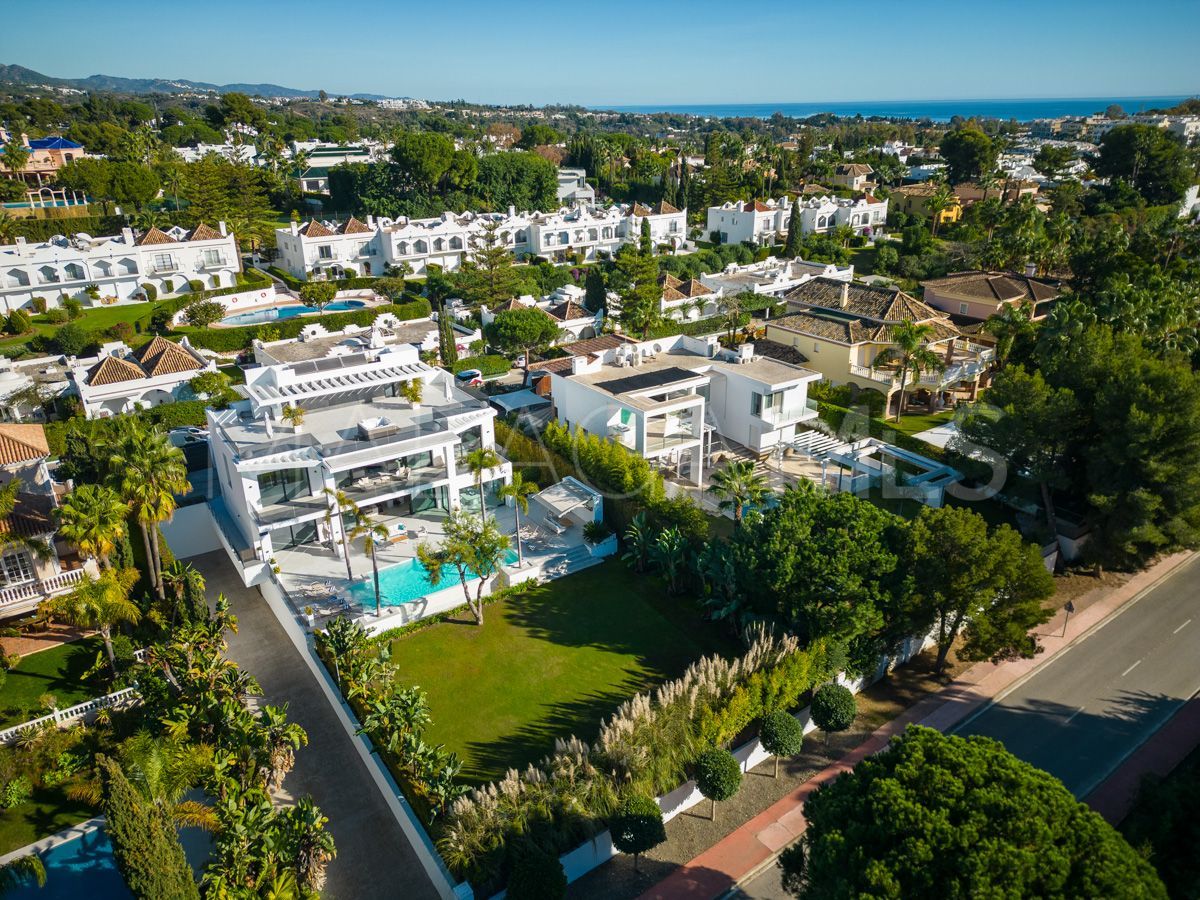 5 bedrooms villa in Aloha for sale