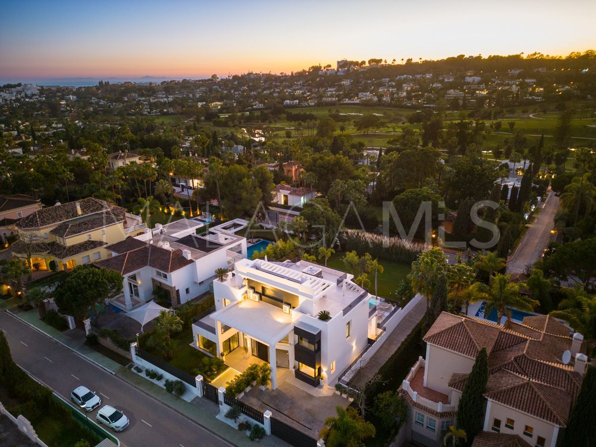 5 bedrooms villa in Aloha for sale