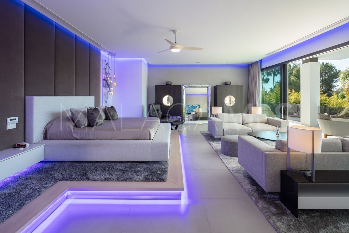 5 bedrooms villa in Aloha for sale