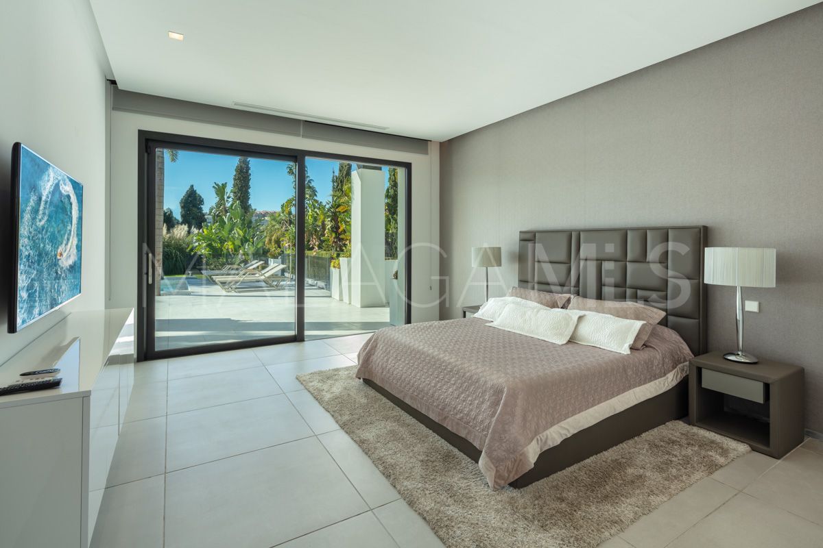 5 bedrooms villa in Aloha for sale