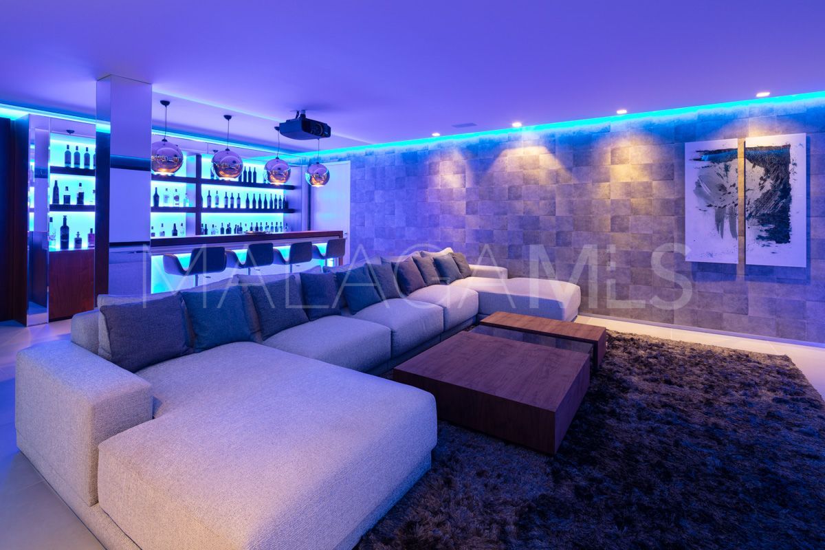 5 bedrooms villa in Aloha for sale