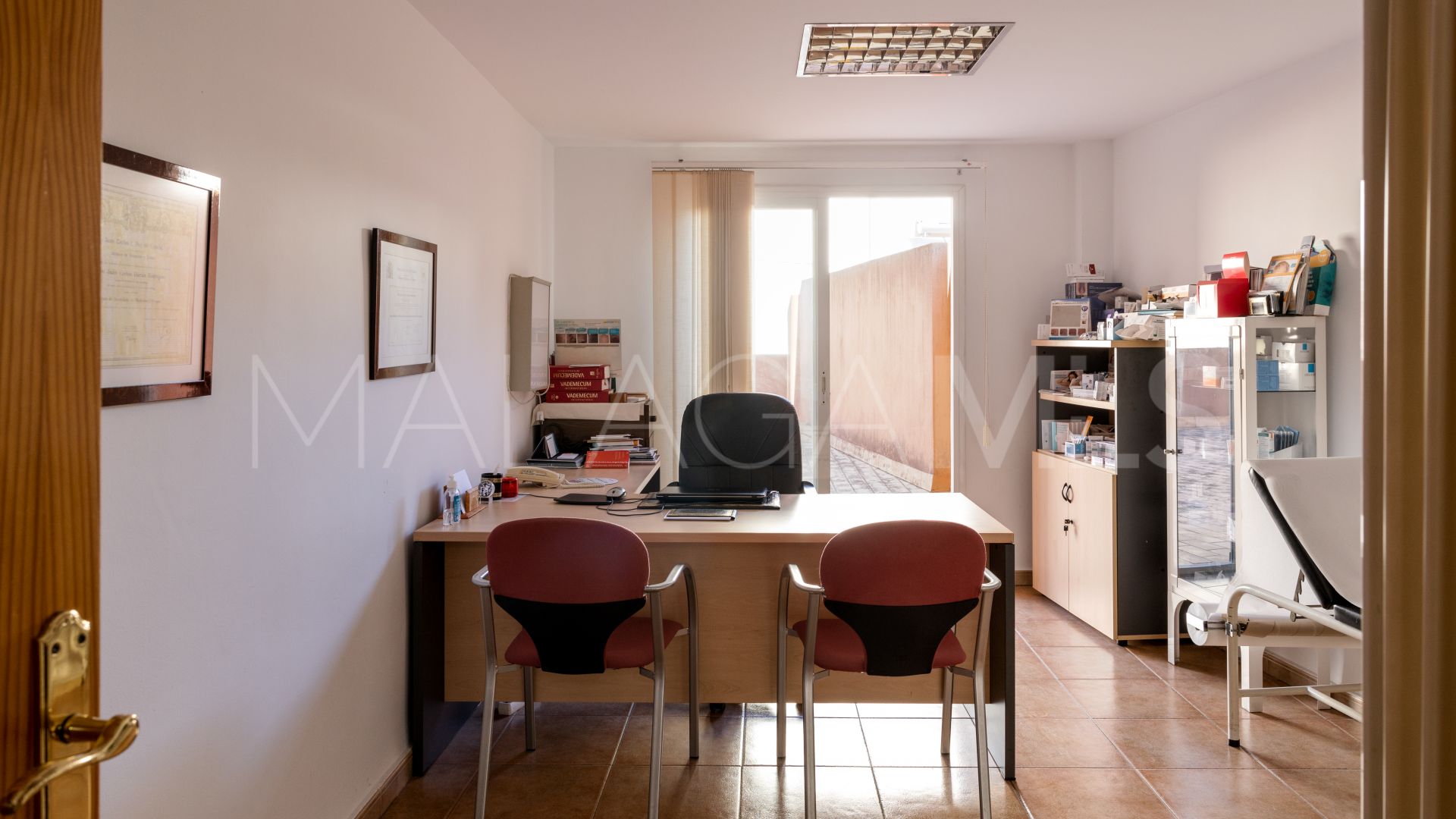 Se vende apartamento with 5 bedrooms in Fuengirola Centro