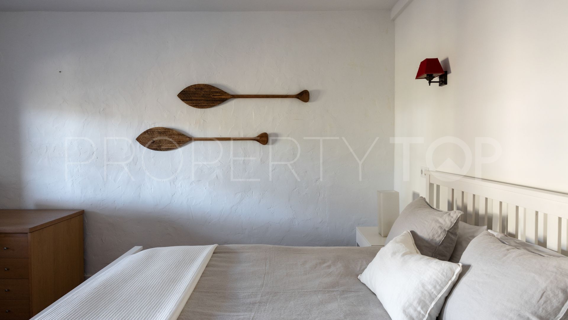 Buy cortijo with 8 bedrooms in Riogordo