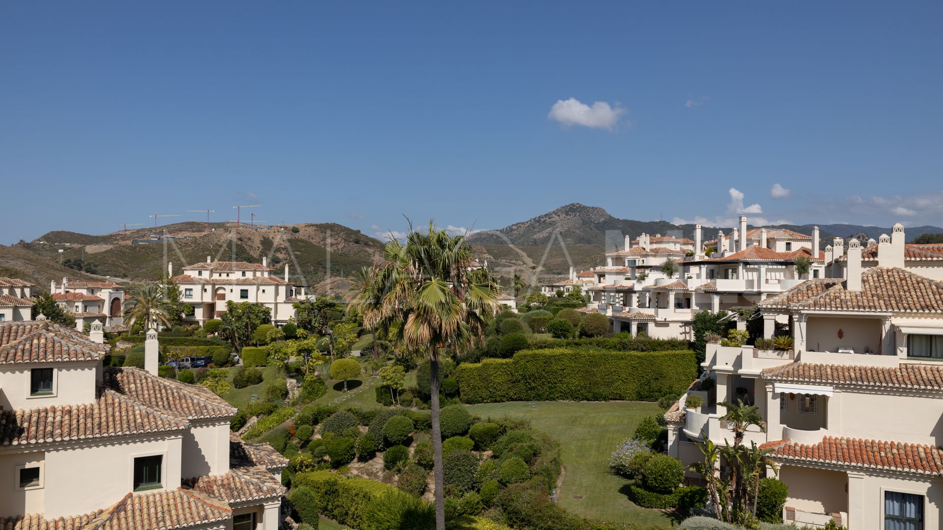 4 bedrooms duplex penthouse in Los Capanes del Golf for sale