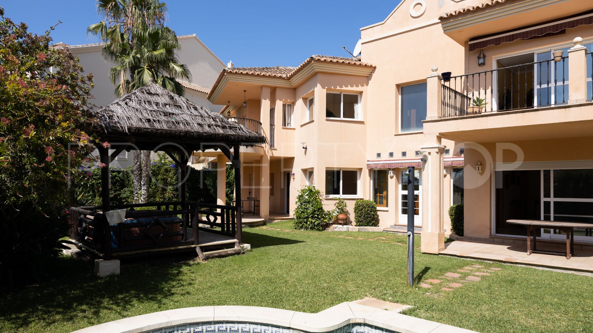 For sale house in Marbella City with 6 bedrooms