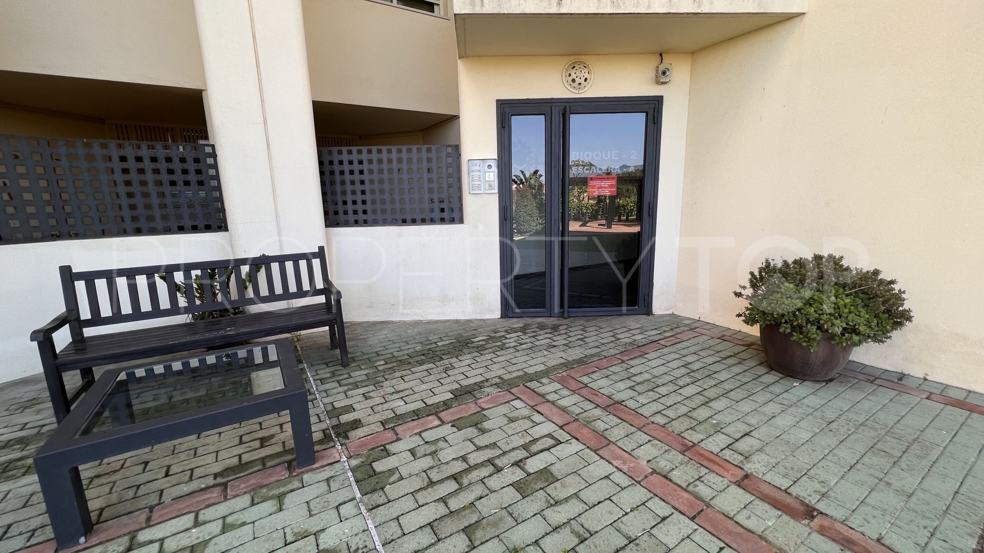 Ground floor apartment with 2 bedrooms for sale in El Chaparral