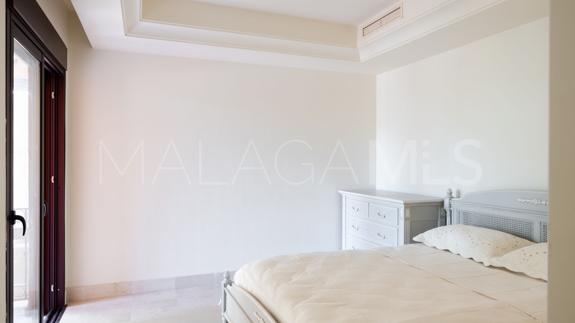 Ground floor apartment with 3 bedrooms for sale in Marbella - Puerto Banus