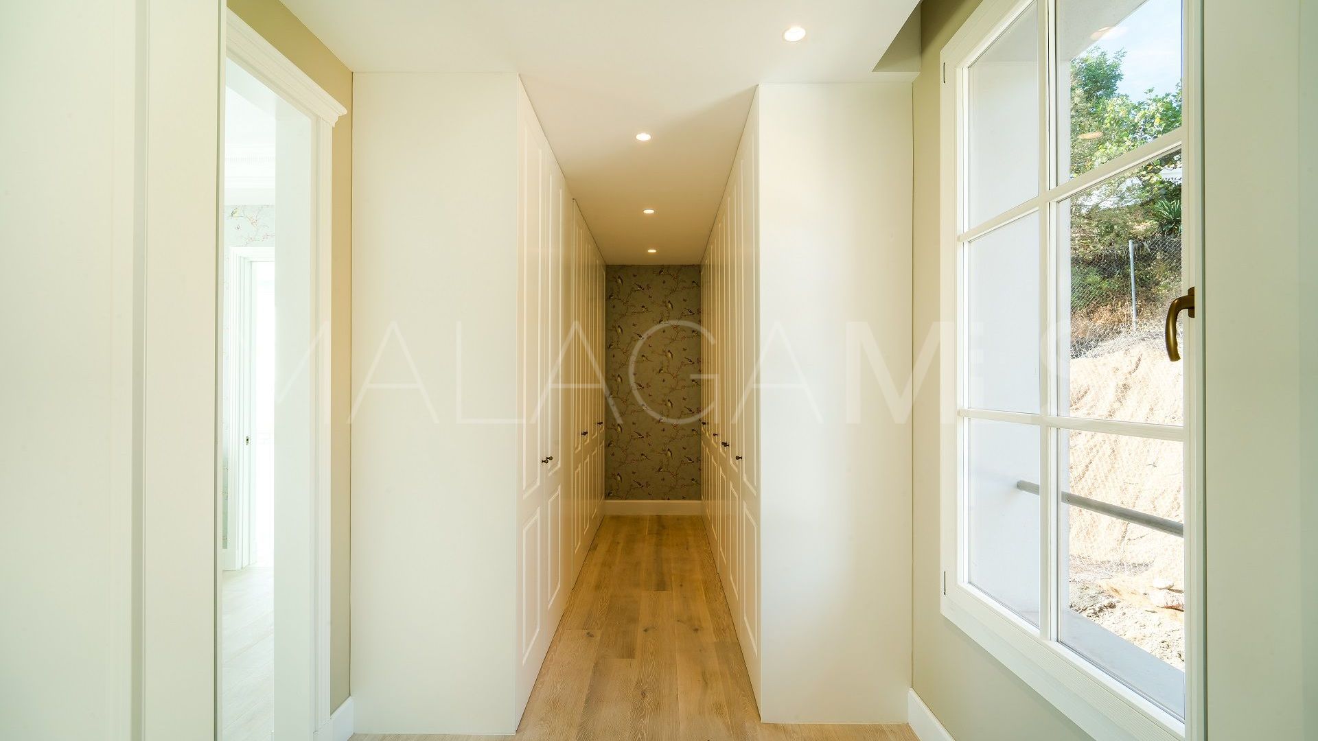 Villa for sale in Benahavis