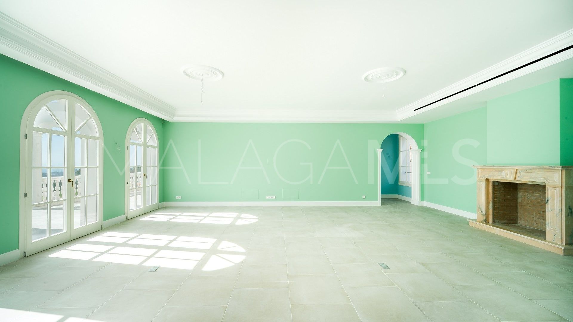 Villa for sale in Benahavis