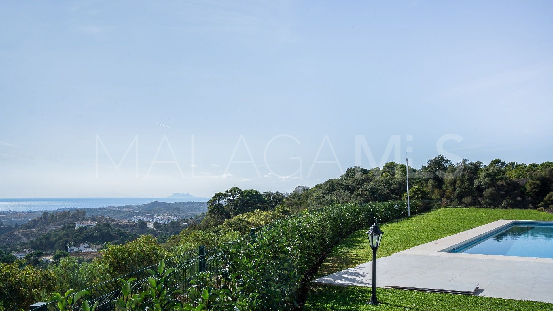 Villa for sale in Benahavis