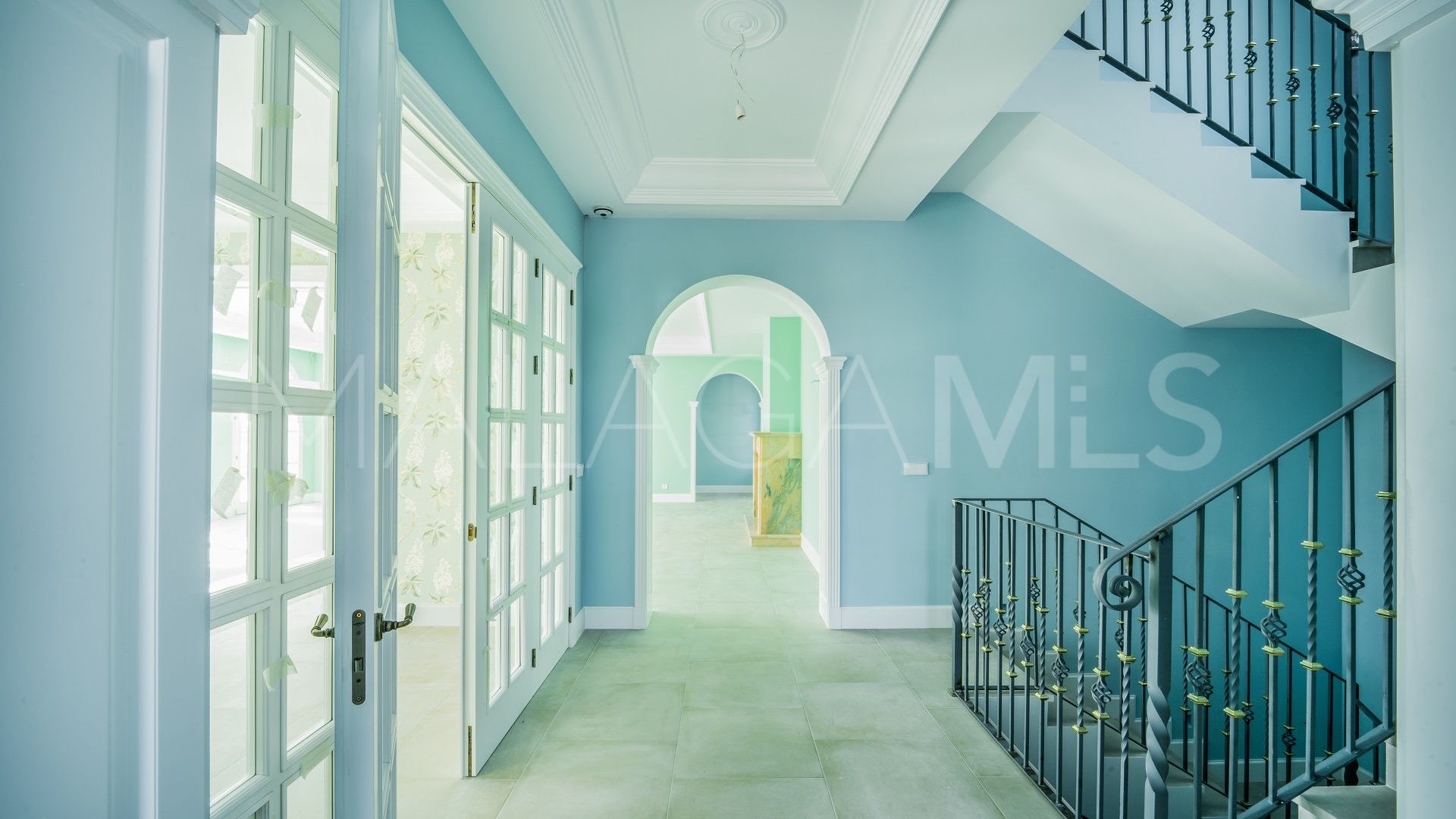 Villa for sale in Benahavis