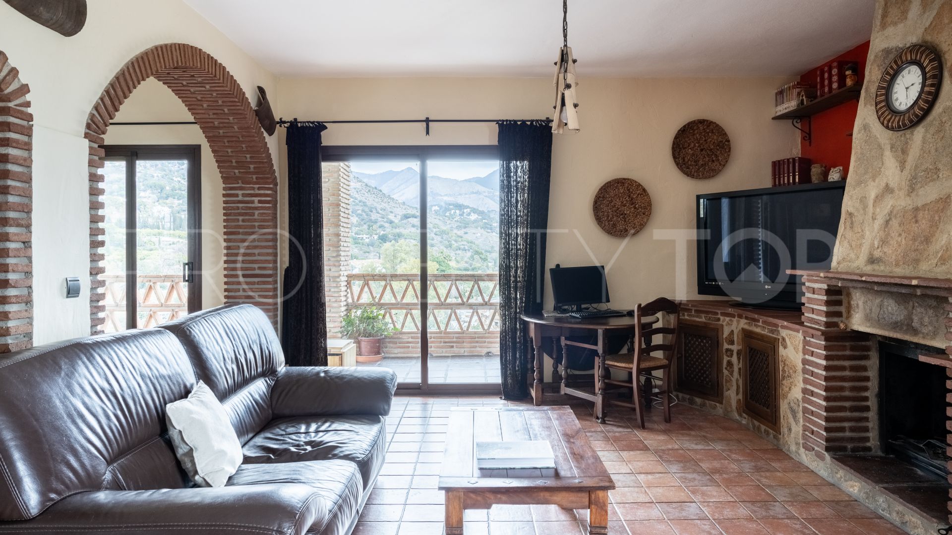For sale Rancho de la Luz villa with 4 bedrooms